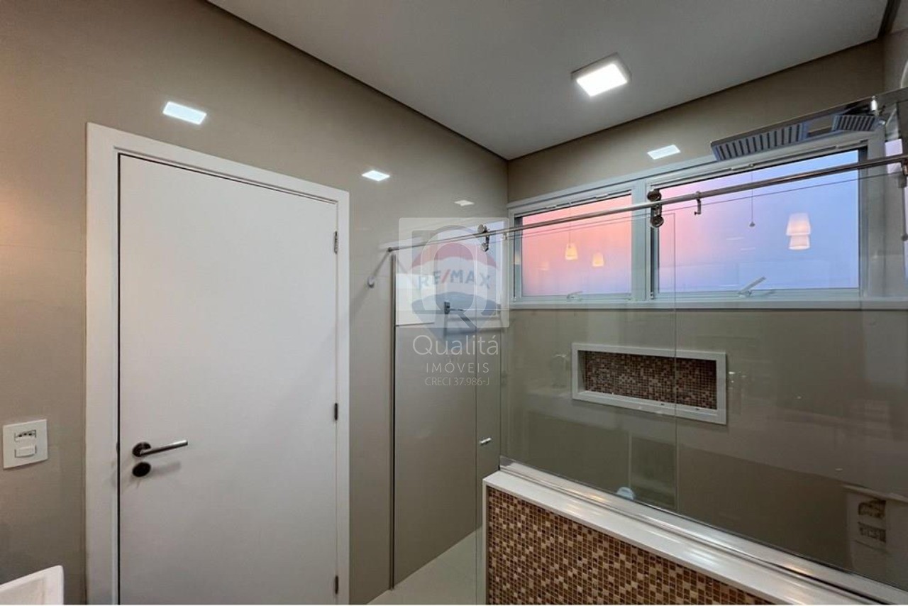 Casa de Condomínio à venda com 4 quartos, 425m² - Foto 24