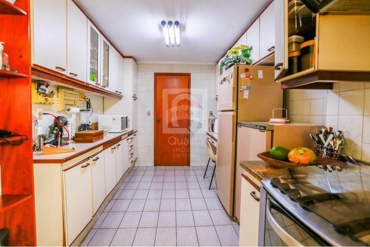 Apartamento à venda com 3 quartos, 202m² - Foto 8