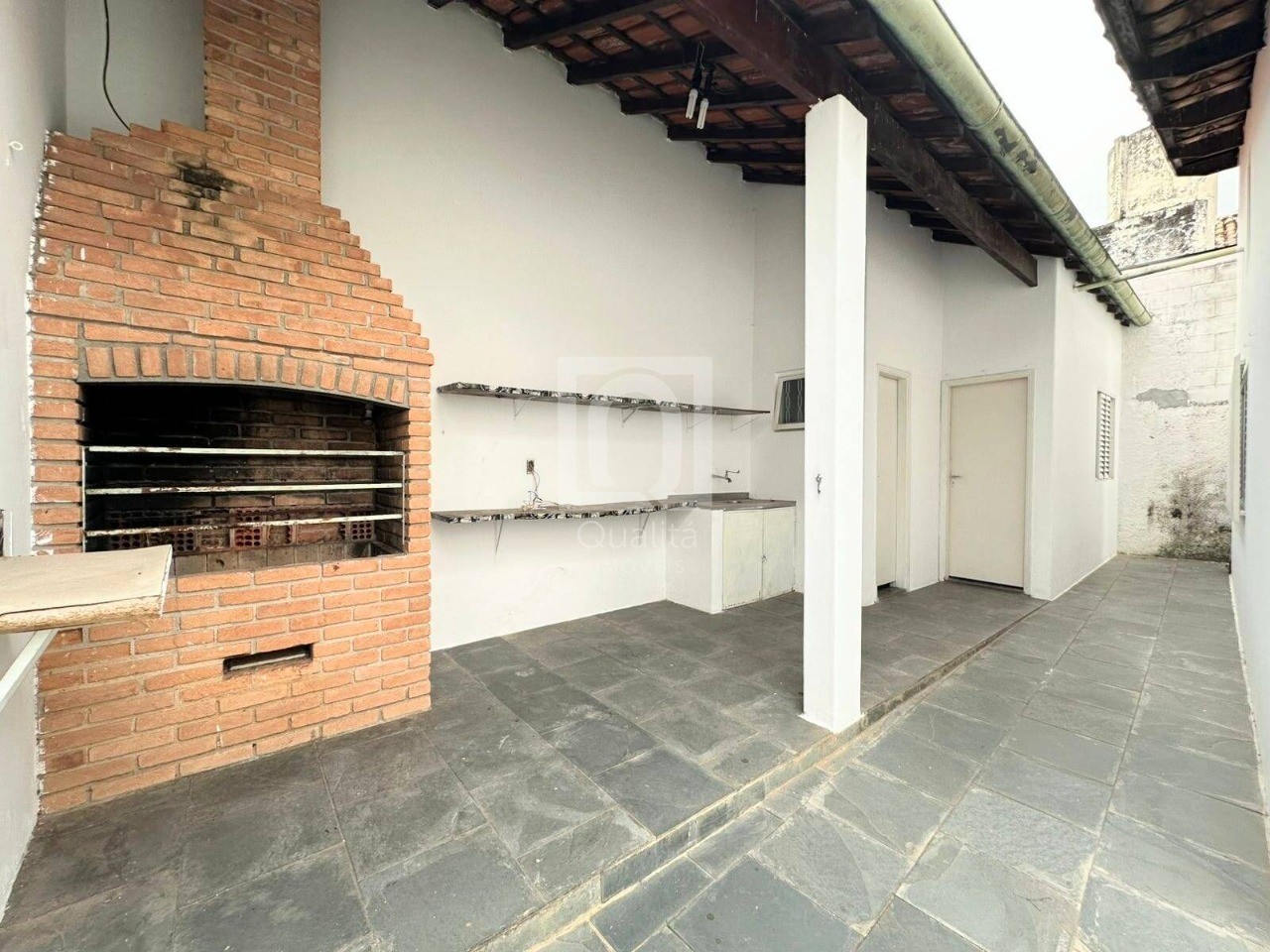 Casa à venda com 3 quartos, 300m² - Foto 3