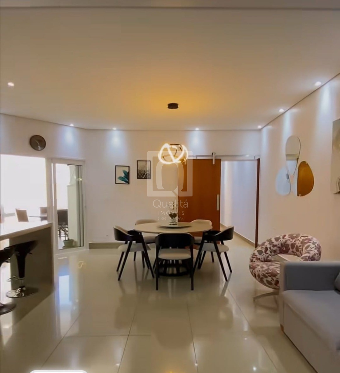 Casa de Condomínio à venda com 3 quartos, 300m² - Foto 4