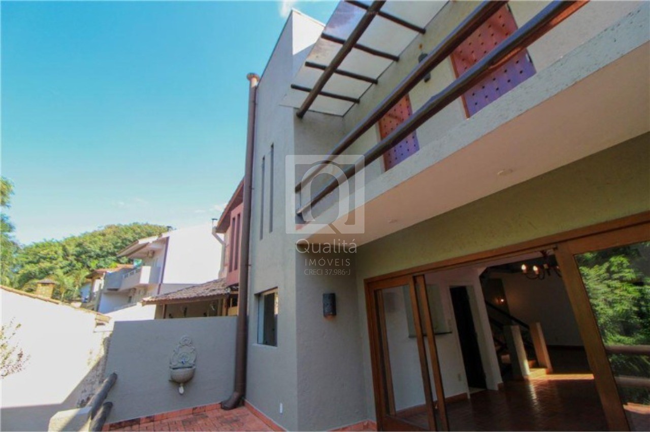 Casa de Condomínio à venda com 5 quartos, 265m² - Foto 1