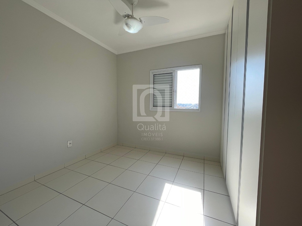 Apartamento à venda com 3 quartos, 86m² - Foto 18
