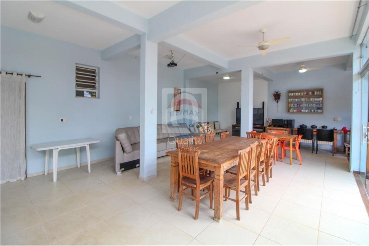Casa de Condomínio à venda com 3 quartos, 360m² - Foto 36