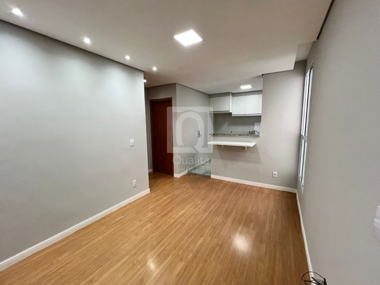 Apartamento à venda com 2 quartos, 42m² - Foto 3