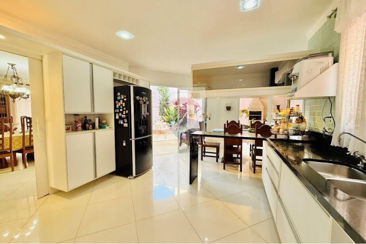 Casa de Condomínio à venda com 4 quartos, 300m² - Foto 13