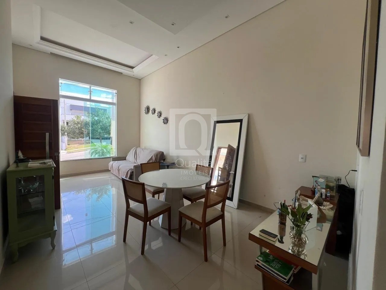 Casa de Condomínio à venda com 2 quartos, 200m² - Foto 2