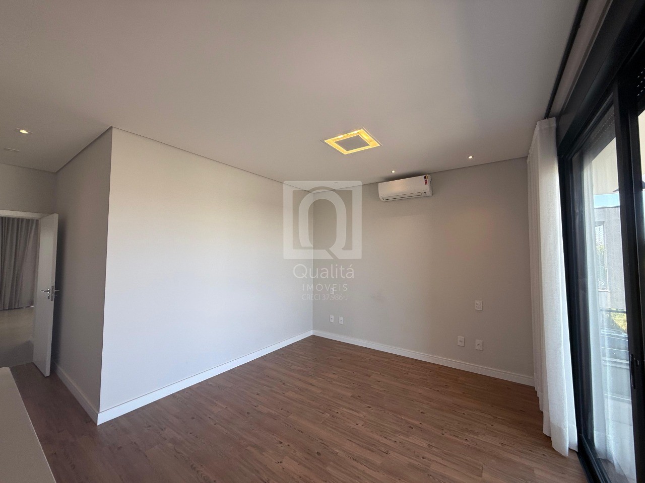 Casa de Condomínio à venda com 4 quartos, 370m² - Foto 12