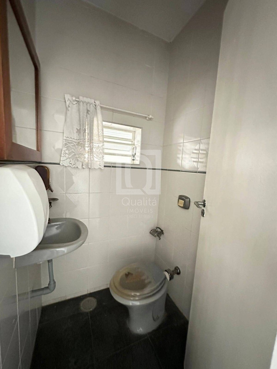 Casa à venda com 3 quartos, 300m² - Foto 4