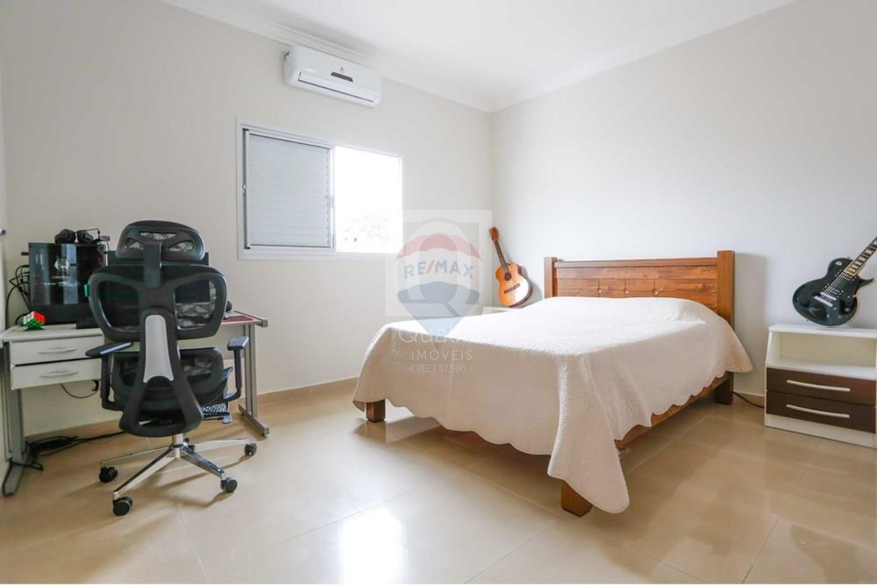 Casa de Condomínio à venda com 4 quartos, 250m² - Foto 21
