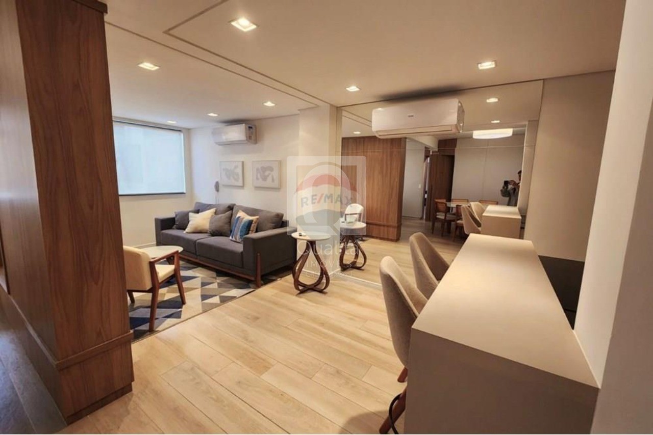 Apartamento à venda com 3 quartos, 189m² - Foto 2
