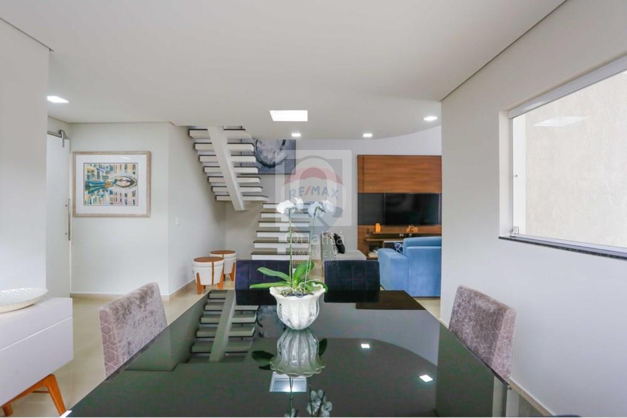 Casa de Condomínio à venda com 4 quartos, 250m² - Foto 9