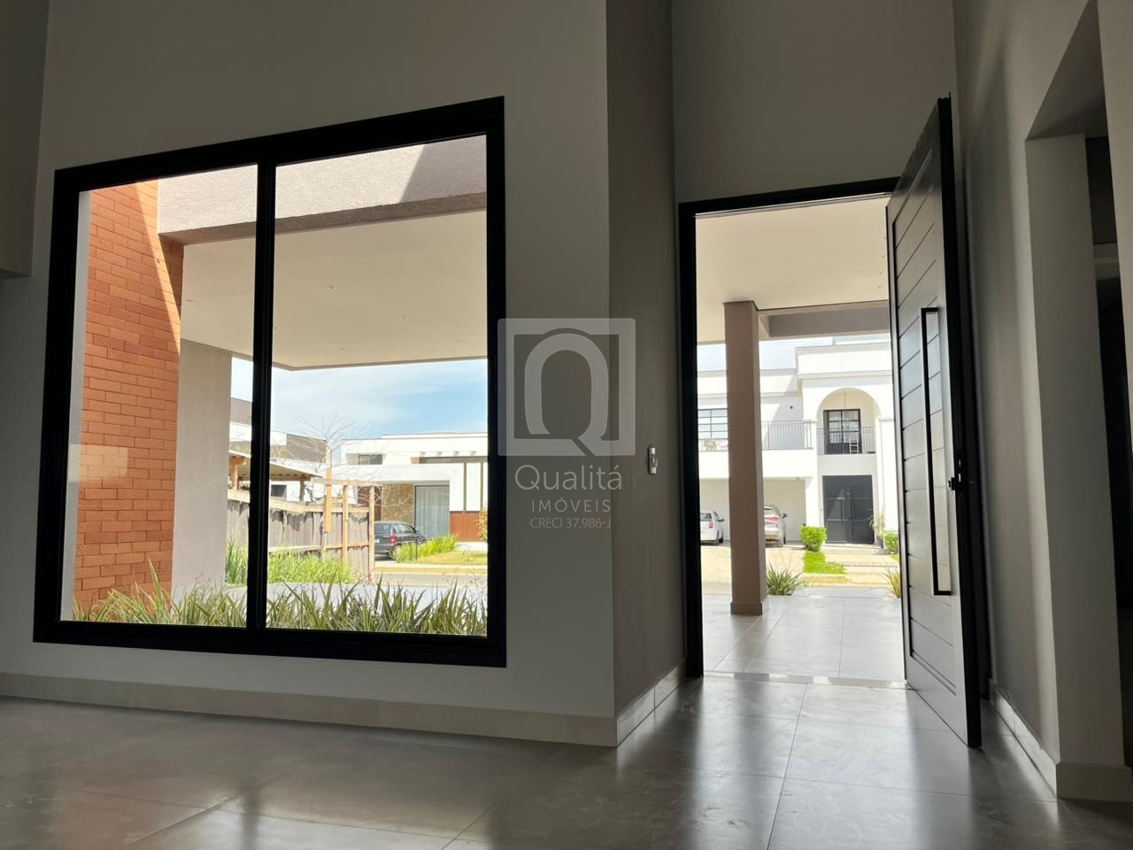 Casa de Condomínio à venda com 3 quartos, 450m² - Foto 1