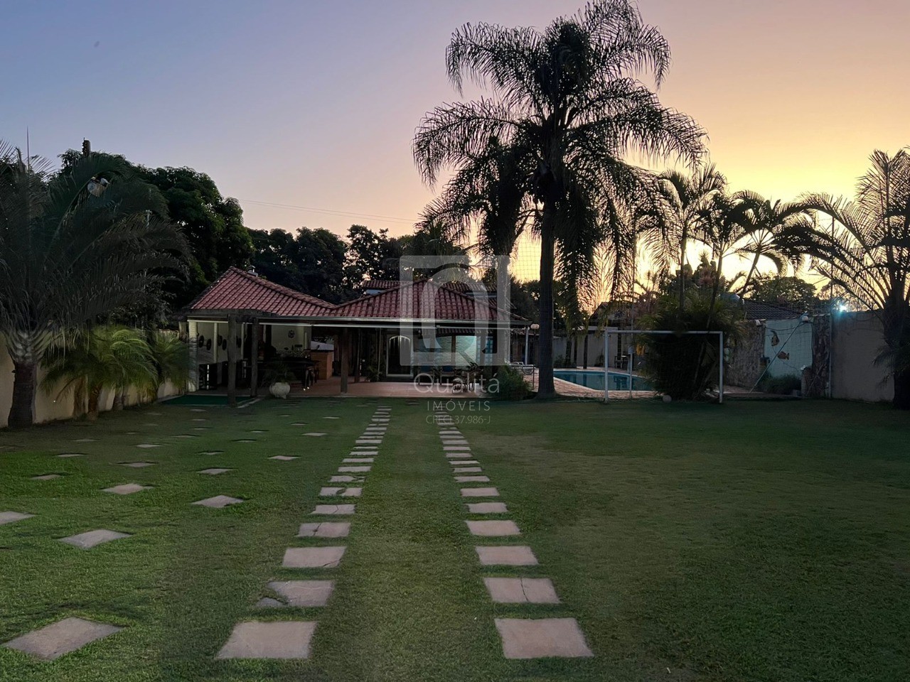 Chácara, 3 quartos, 1347 m² - Foto 2