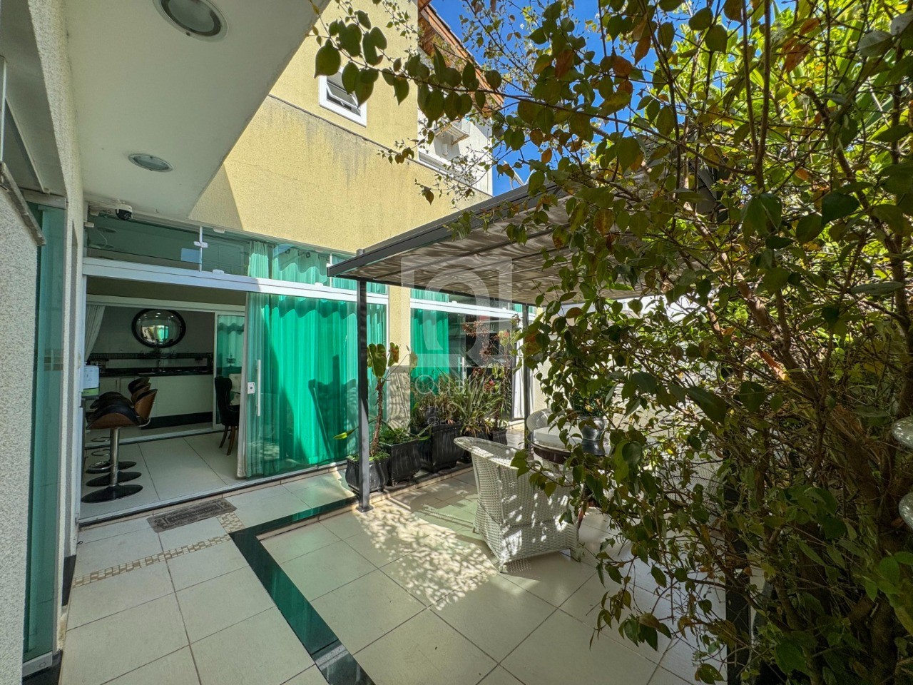 Casa de Condomínio à venda com 3 quartos, 250m² - Foto 14