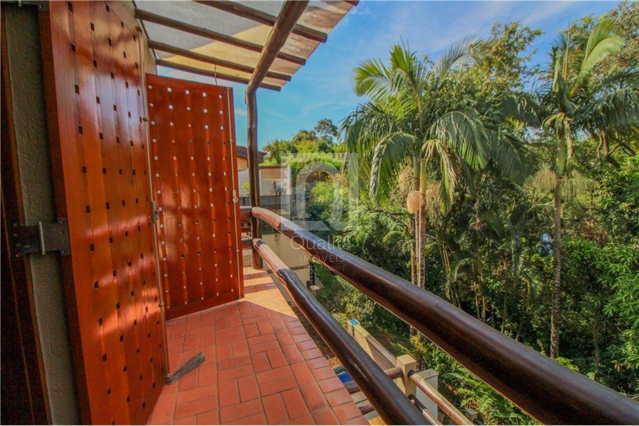 Casa de Condomínio à venda com 5 quartos, 265m² - Foto 2
