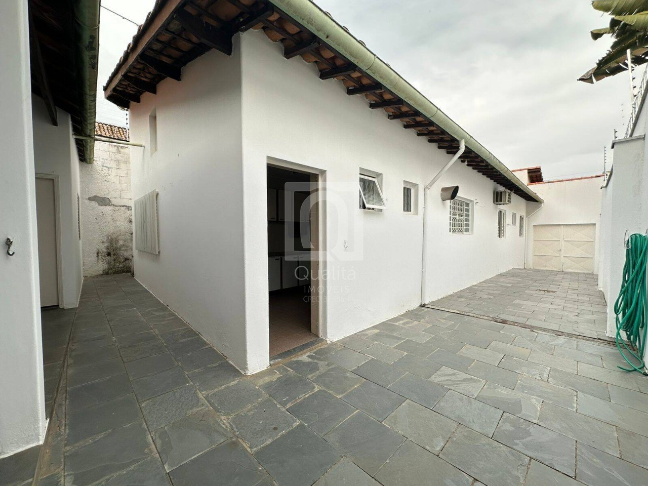 Casa à venda com 3 quartos, 300m² - Foto 11