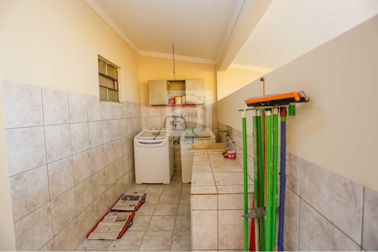 Casa à venda com 3 quartos, 281m² - Foto 24