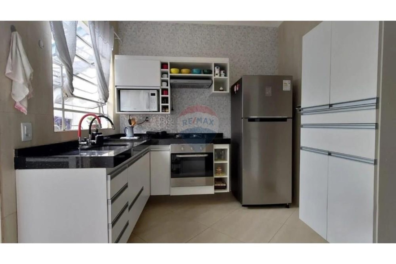 Casa à venda com 3 quartos, 280m² - Foto 5