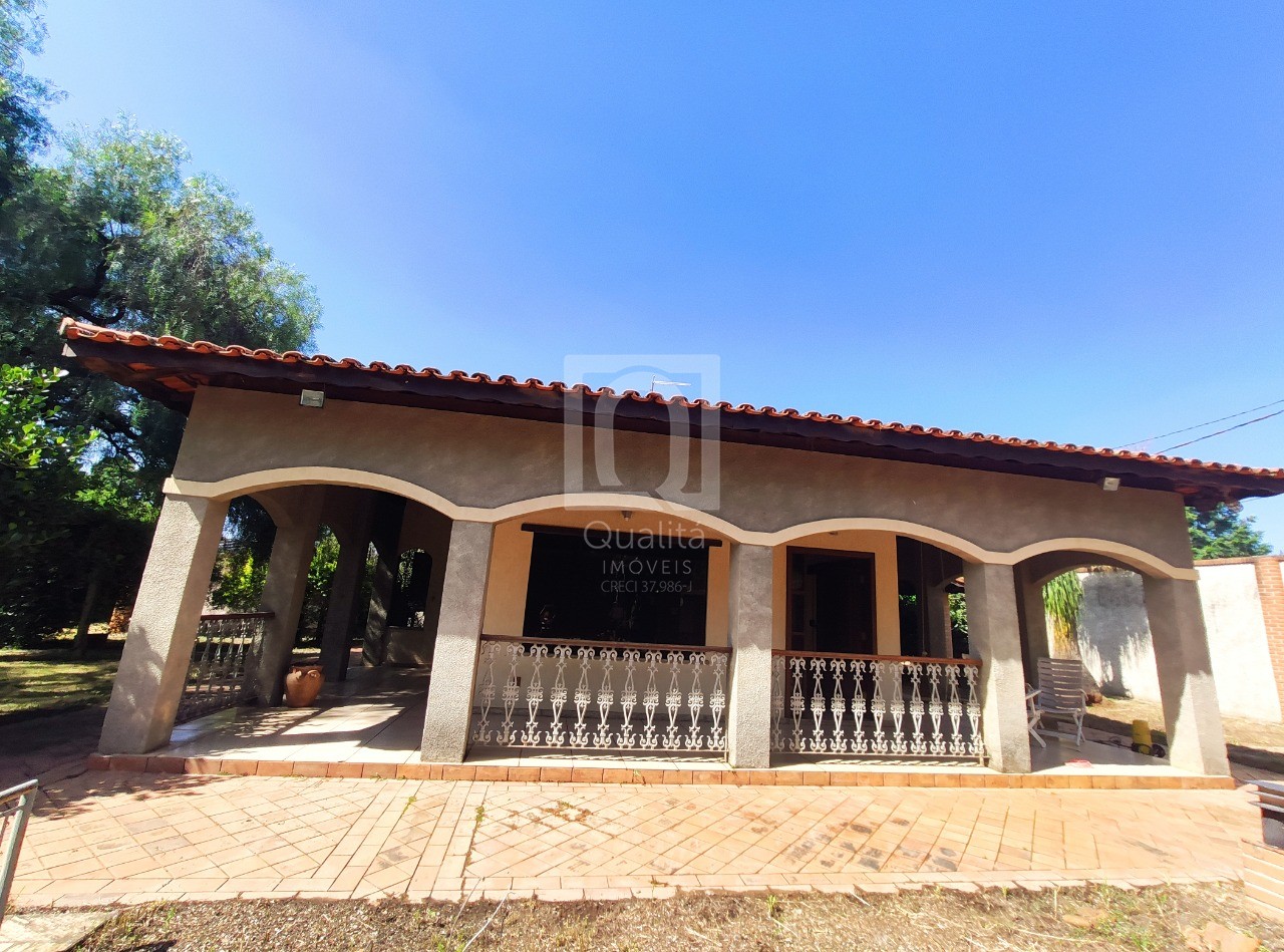 Chácara, 3 quartos, 1311 m² - Foto 1