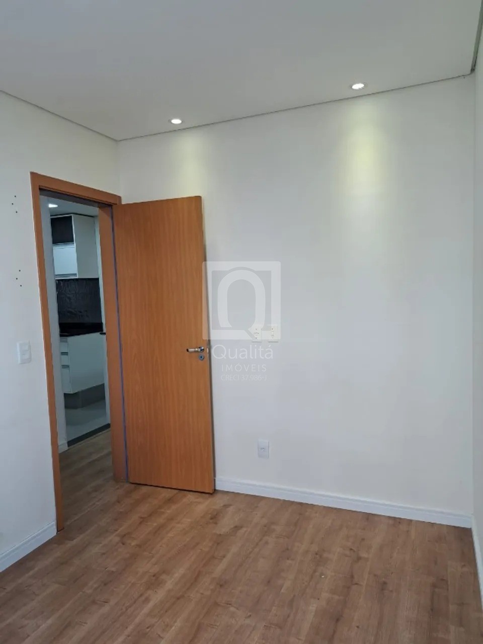 Apartamento à venda com 2 quartos, 76m² - Foto 9