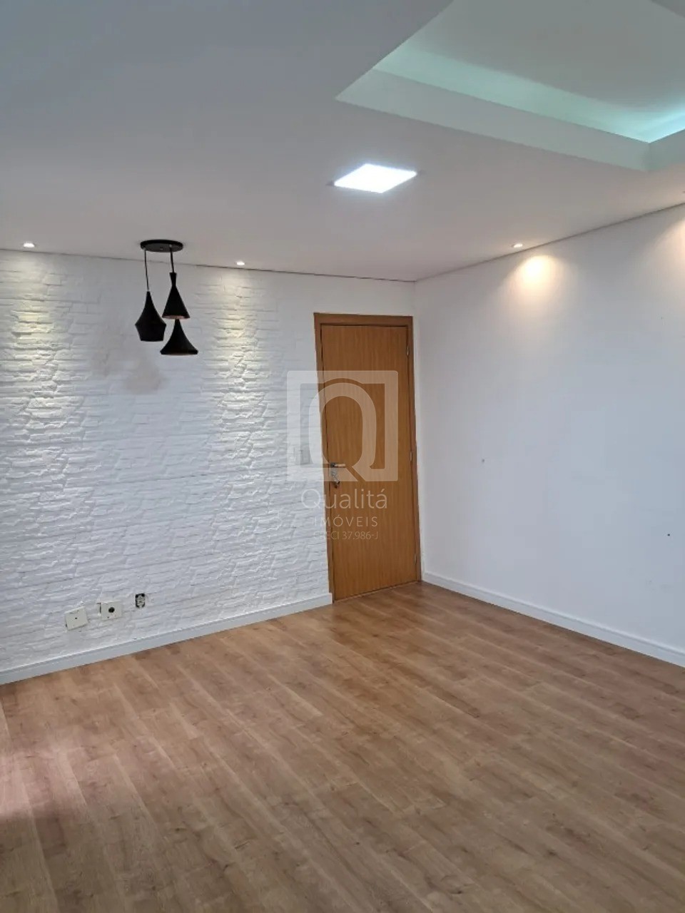 Apartamento à venda com 2 quartos, 76m² - Foto 1