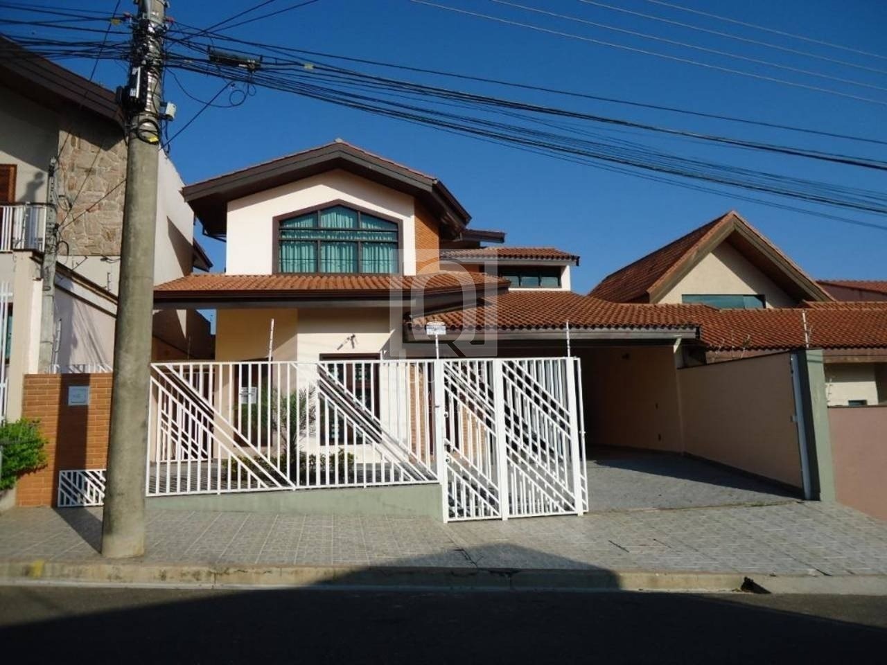 Sobrado, 3 quartos, 398 m² - Foto 1