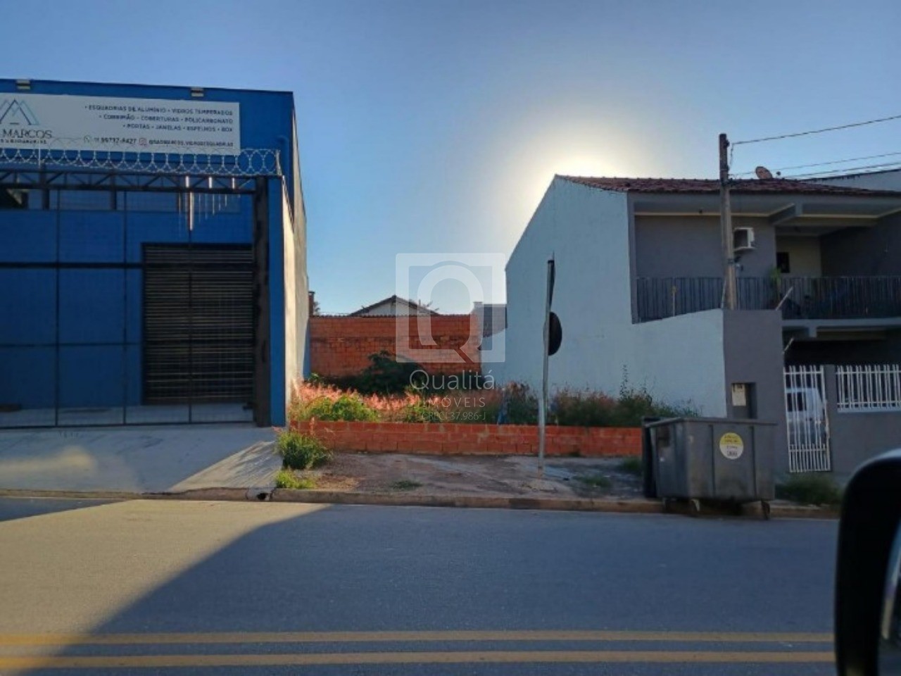 Loteamento e Condomínio - Foto 1