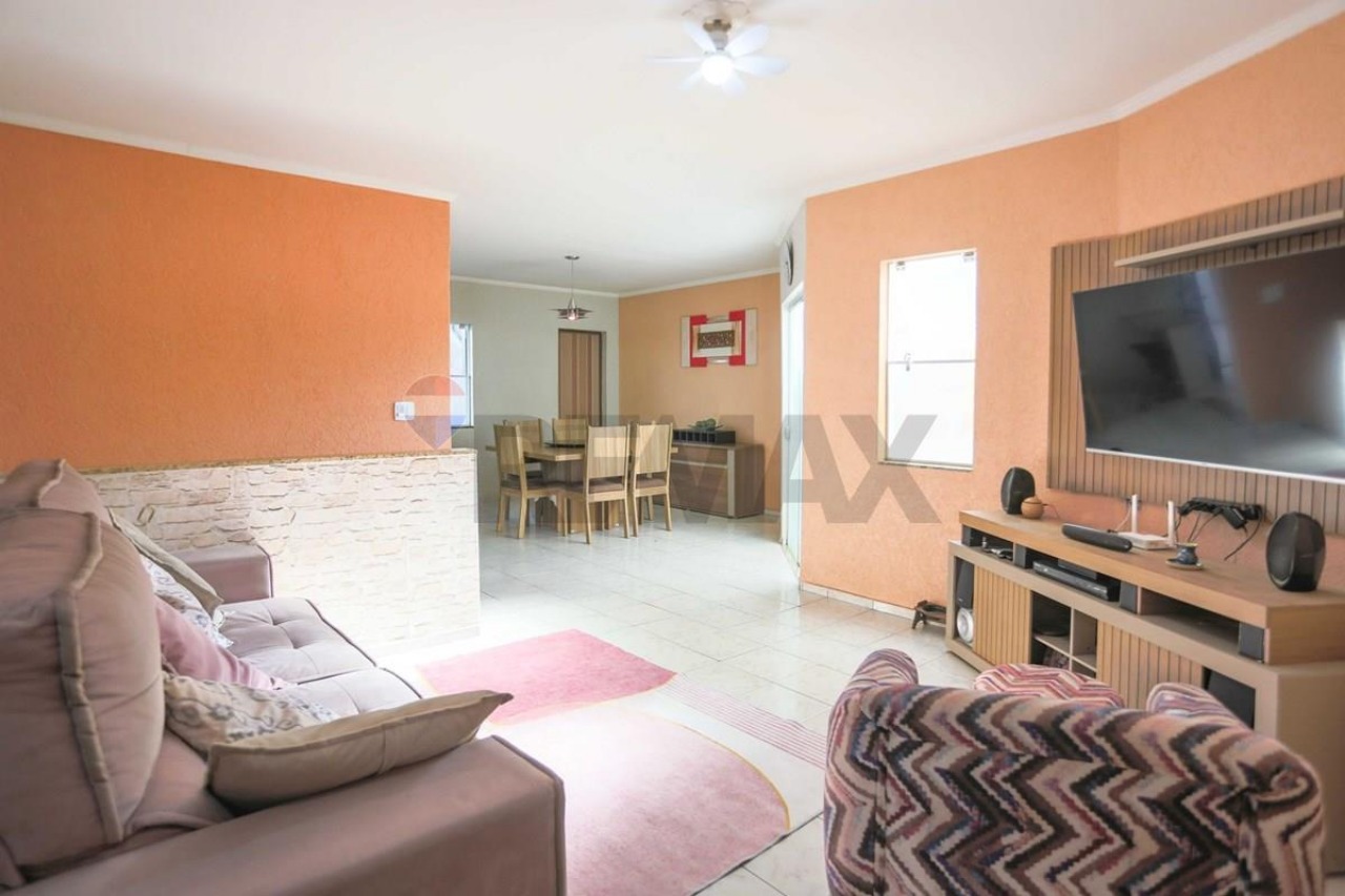 Casa, 2 quartos, 124 m² - Foto 1