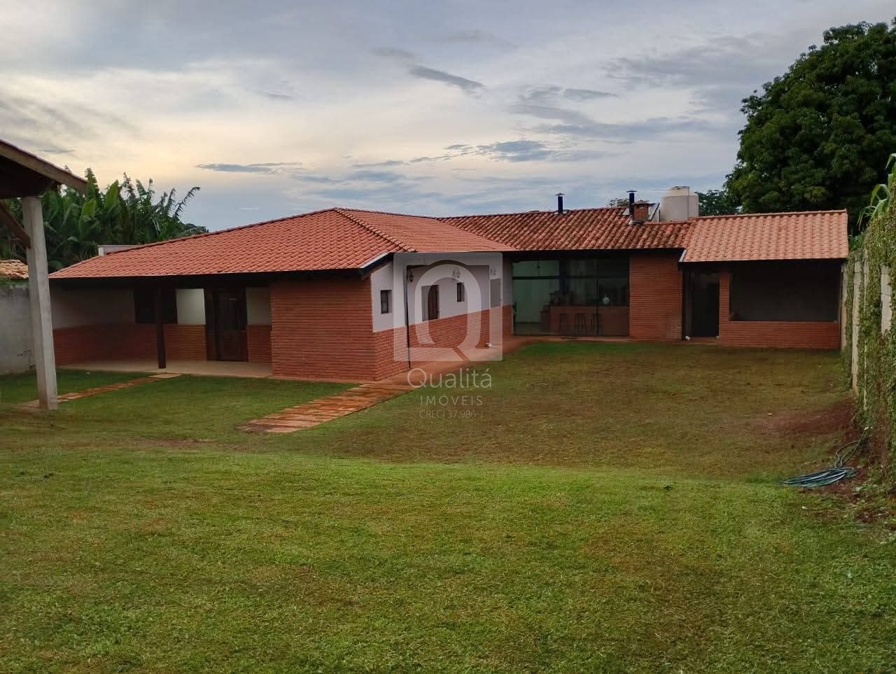 Chácara, 3 quartos, 1400 m² - Foto 2