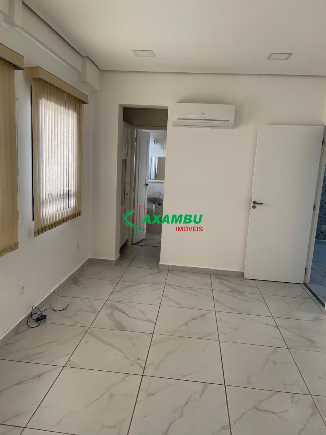 Oportunidade nica: Sala Comercial  Venda em Jundia-SP, Centro - 2 Salas, 2 Banheiros, 2 Vagas, 48m de rea!