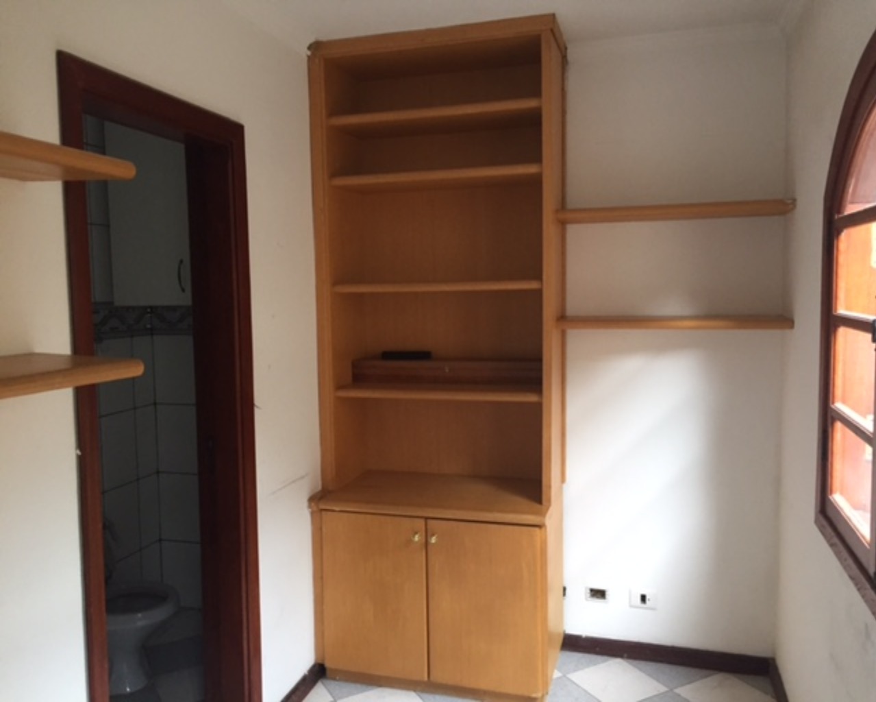 Casa de Condomínio à venda com 4 quartos, 356m² - Foto 2