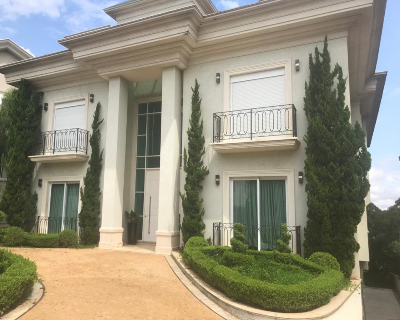 Casa, 6 quartos, 1360 m² - Foto 1