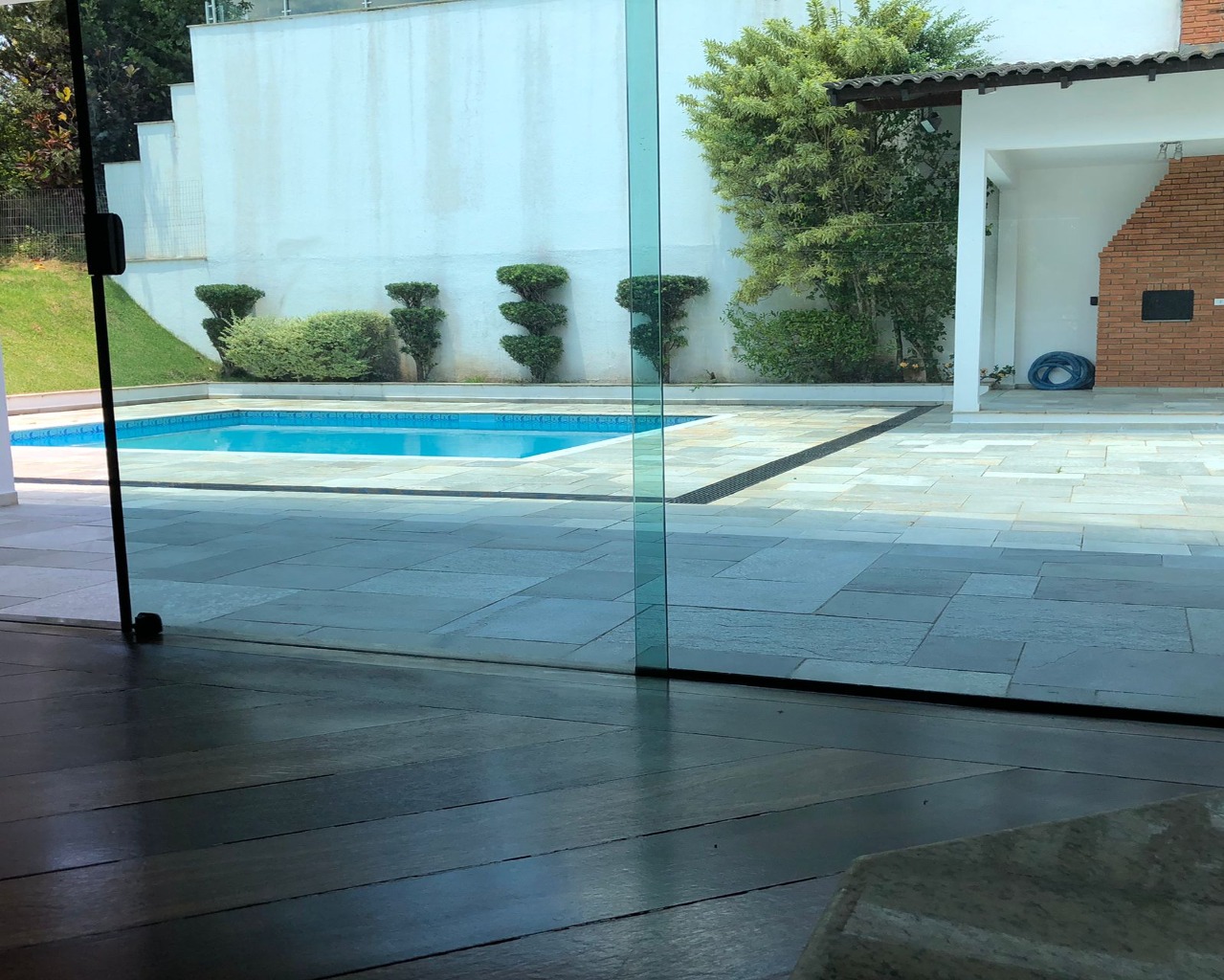 Casa de Condomínio para alugar com 3 quartos, 500m² - Foto 11