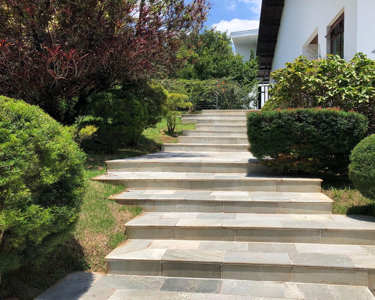 Casa de Condomínio para alugar com 3 quartos, 500m² - Foto 4