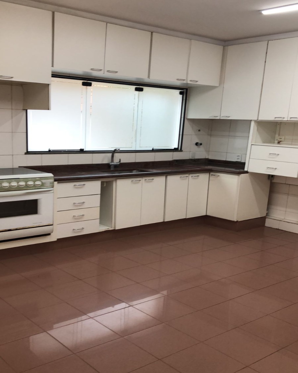 Casa de Condomínio para alugar com 3 quartos, 500m² - Foto 18