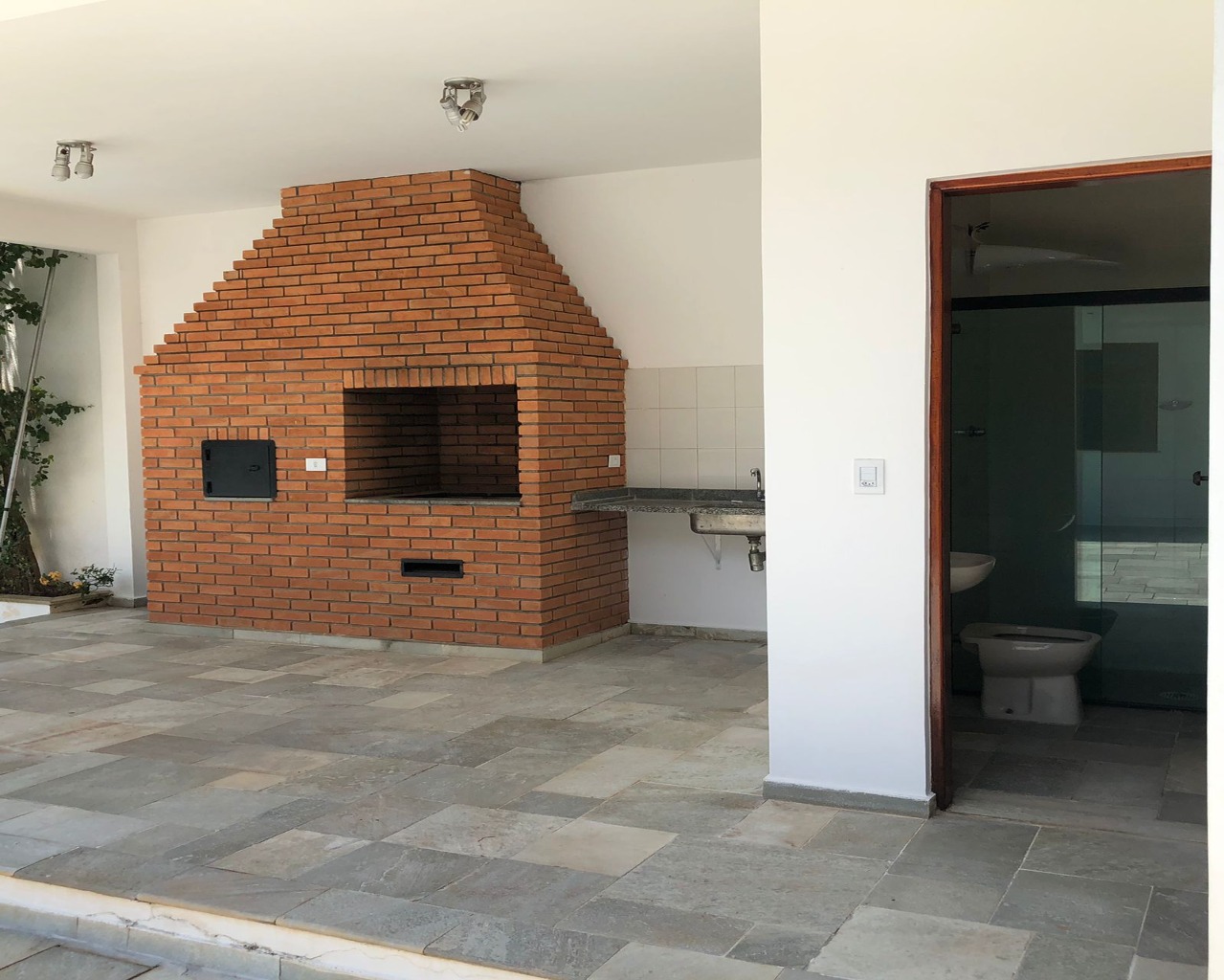 Casa de Condomínio para alugar com 3 quartos, 500m² - Foto 16