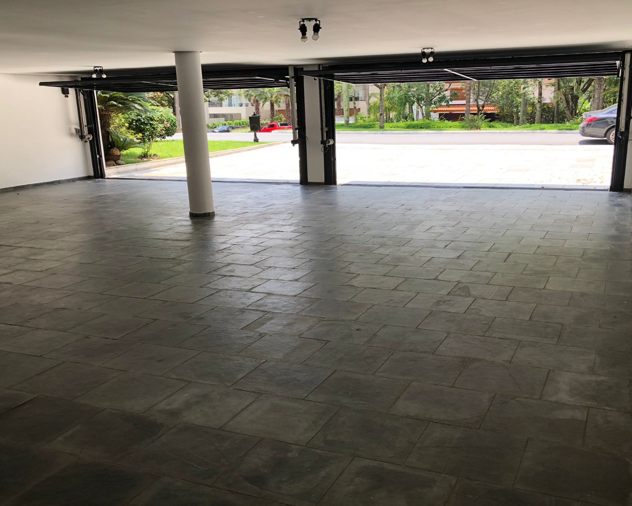 Casa de Condomínio para alugar com 3 quartos, 500m² - Foto 5