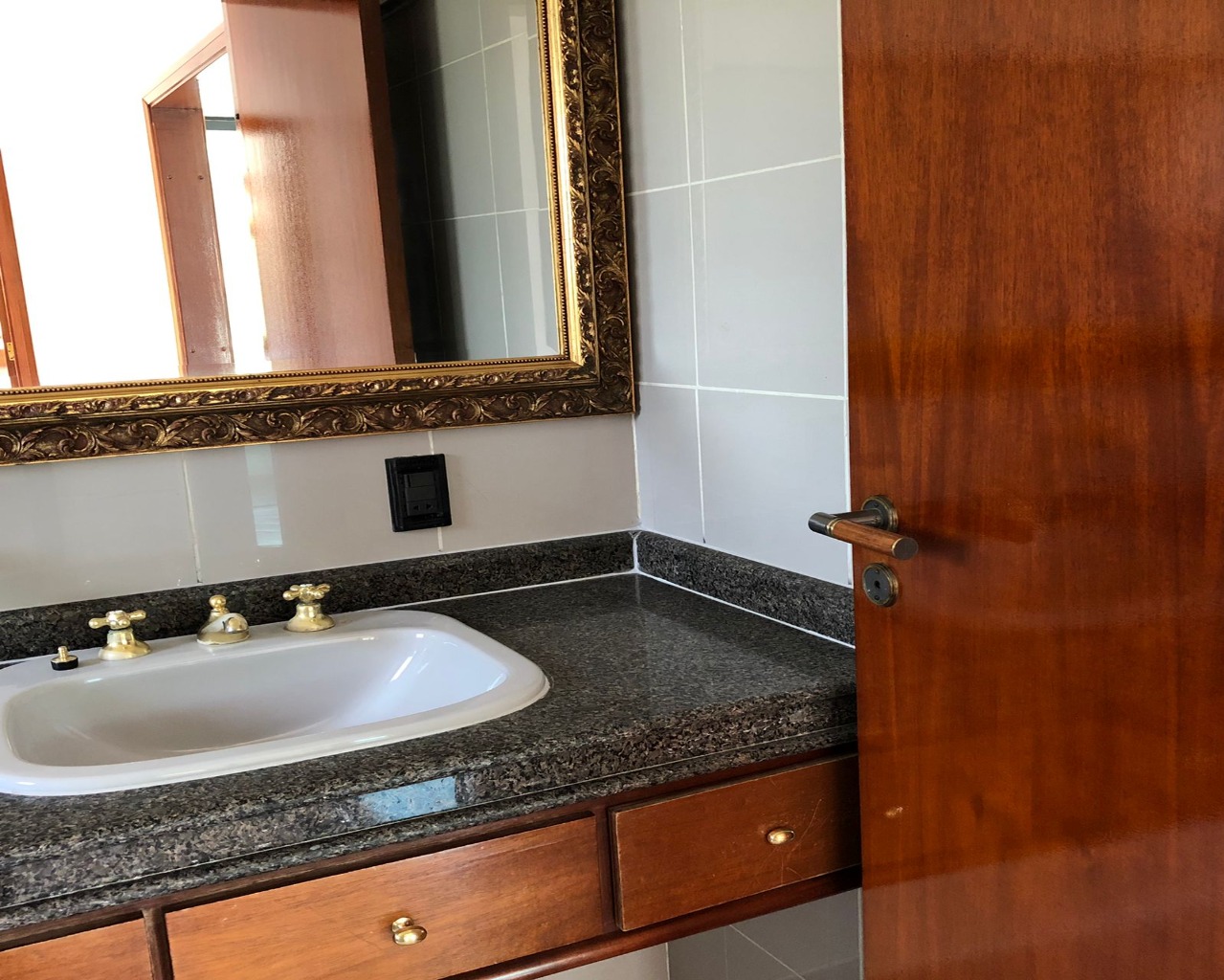 Casa de Condomínio para alugar com 3 quartos, 500m² - Foto 6