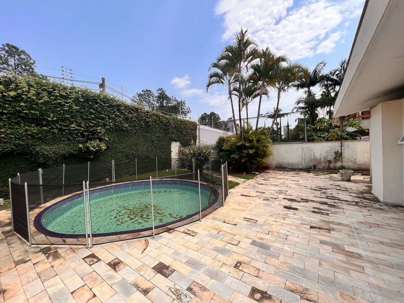 Casa de Condomínio à venda com 4 quartos, 315m² - Foto 2