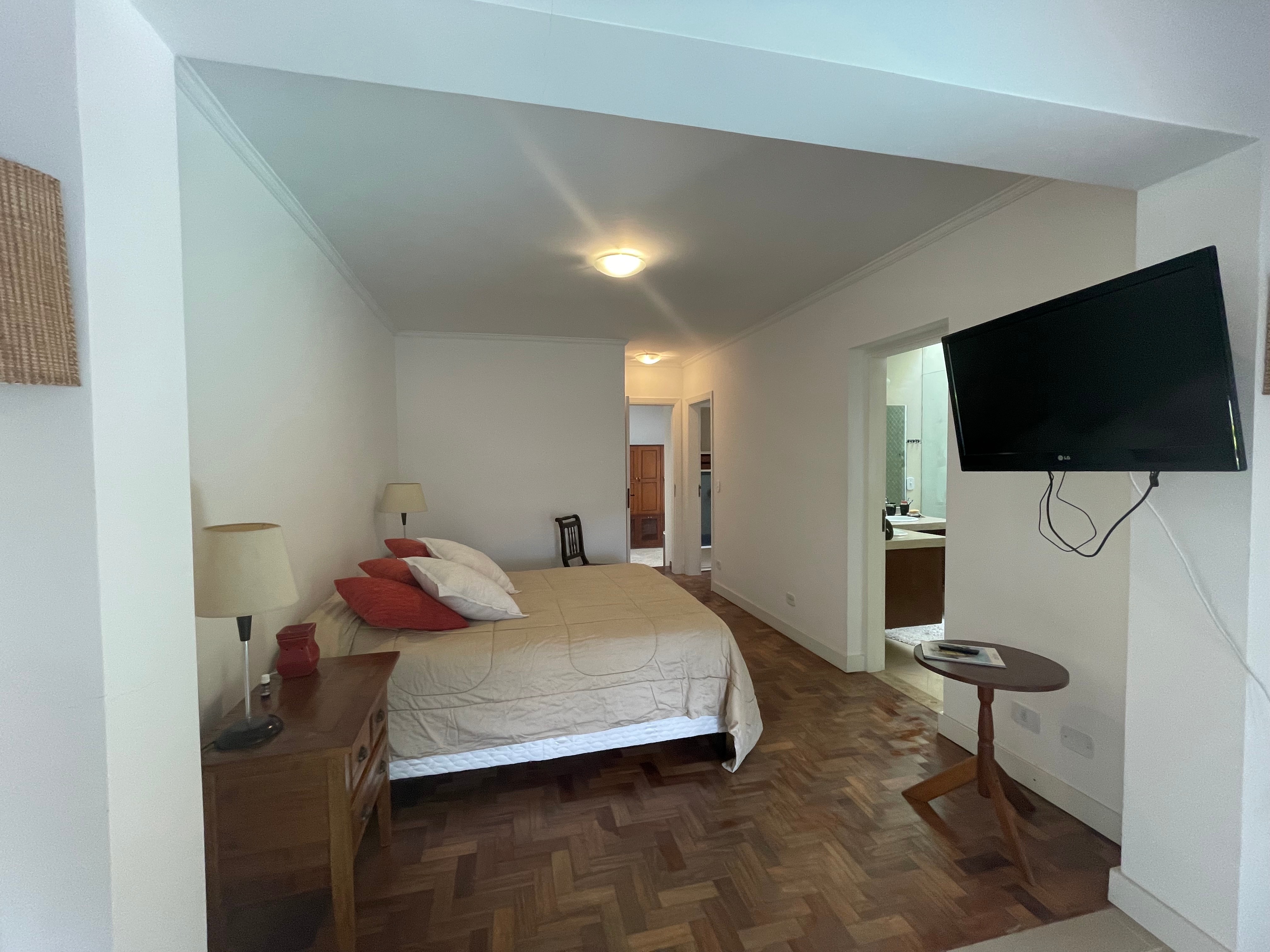 Casa de Condomínio para alugar com 4 quartos, 480m² - Foto 56