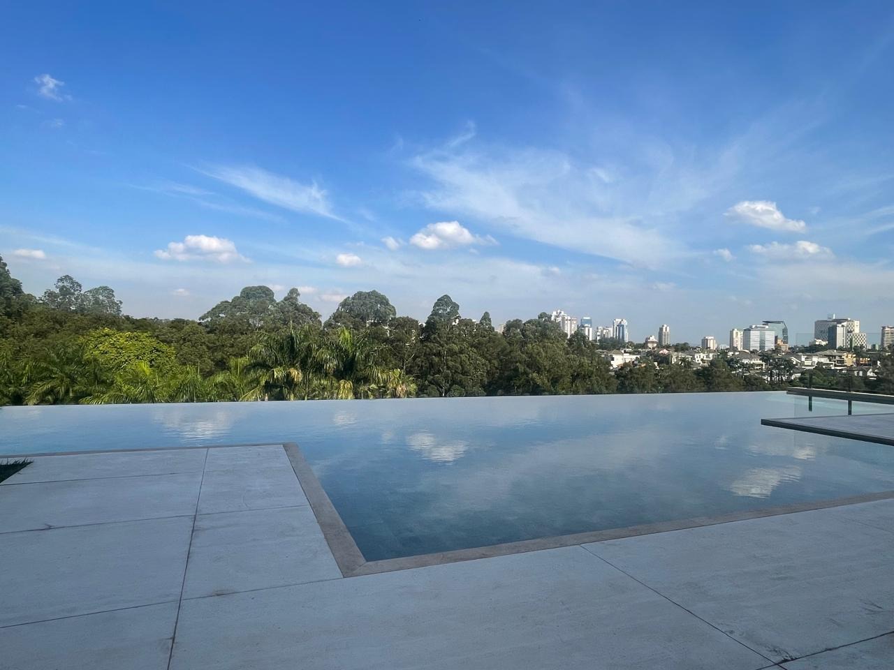 Casa, 6 quartos, 1360 m² - Foto 2