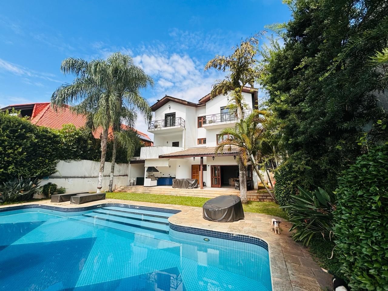 Casa de Condomínio à venda e aluguel com 4 quartos, 520m² - Foto 1