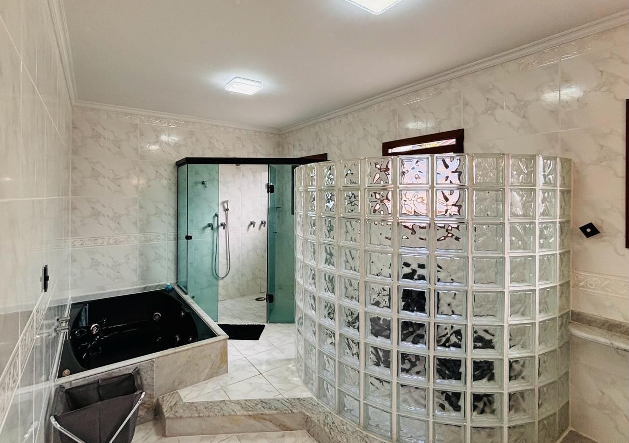 Casa de Condomínio à venda e aluguel com 4 quartos, 520m² - Foto 23