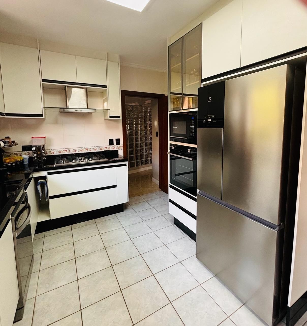 Casa de Condomínio à venda e aluguel com 4 quartos, 520m² - Foto 11