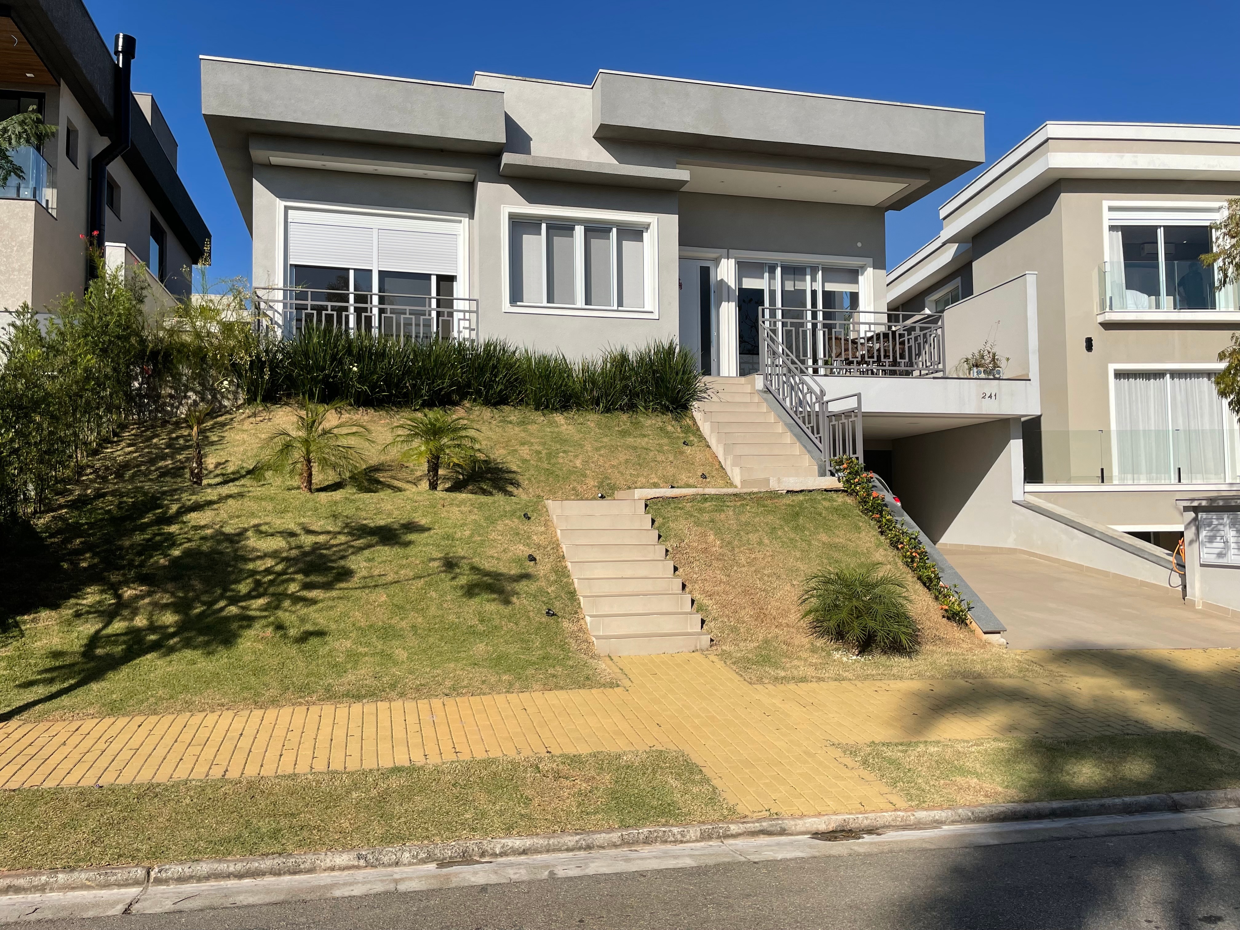 Casa, 3 quartos, 270 m² - Foto 1