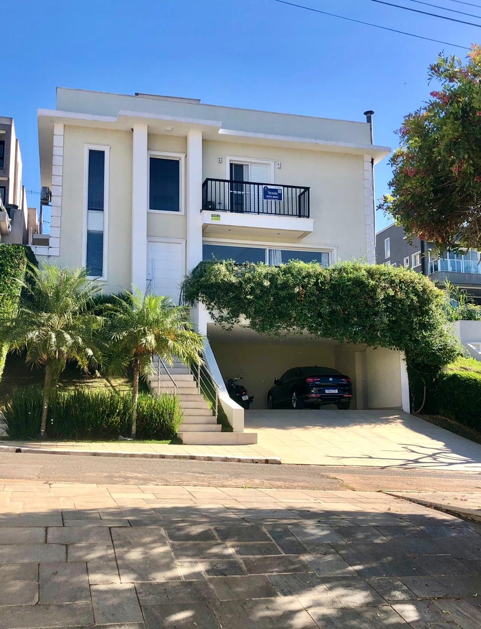 Casa, 3 quartos, 245 m² - Foto 1