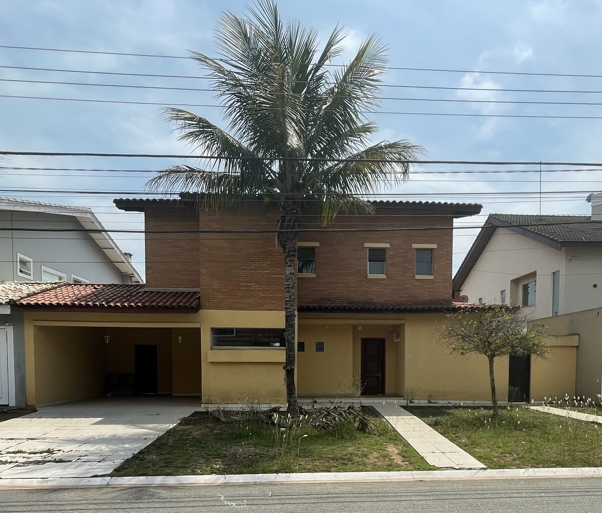 Casa, 5 quartos, 240 m² - Foto 1