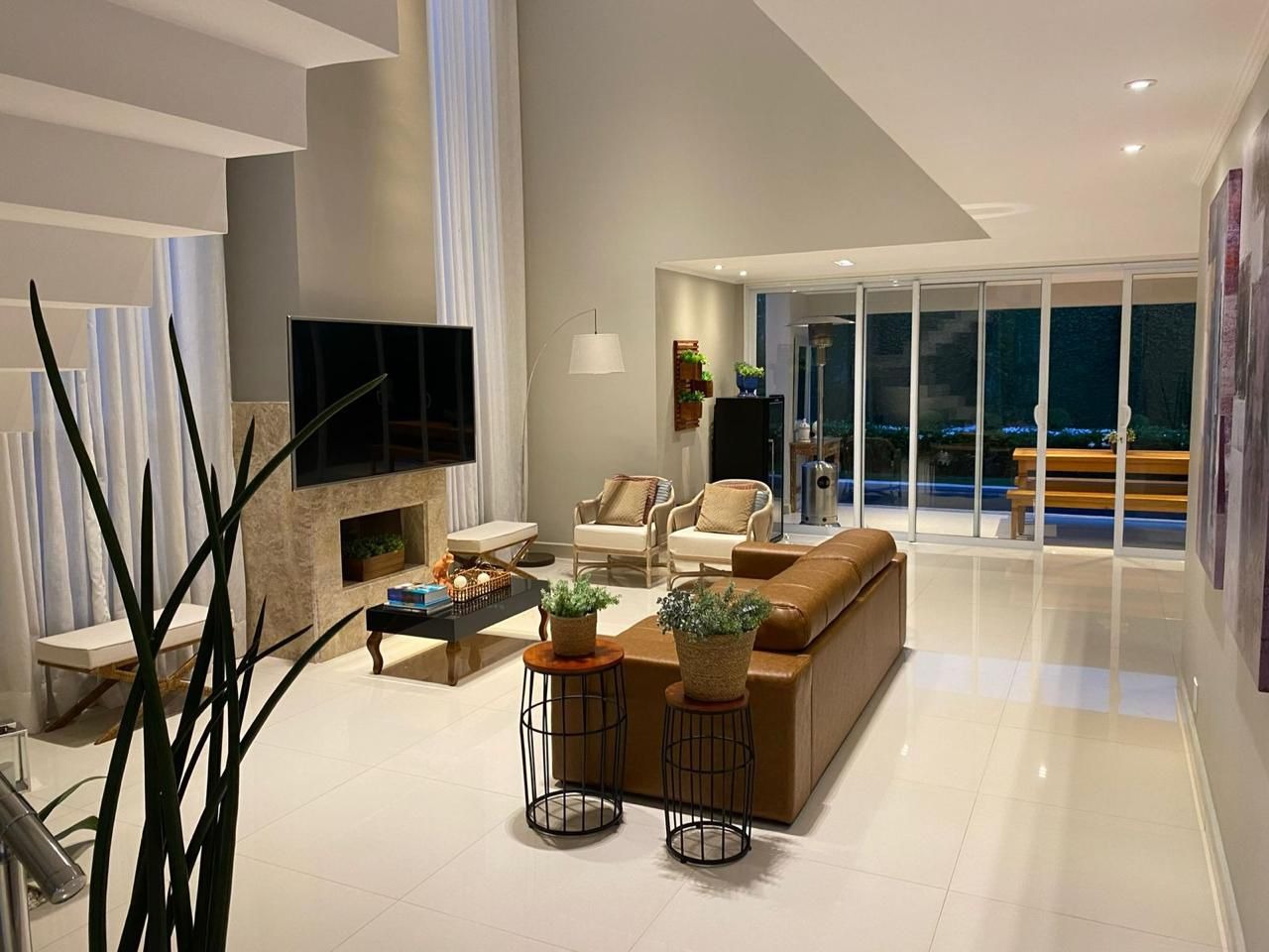 Casa, 5 quartos, 340 m² - Foto 1