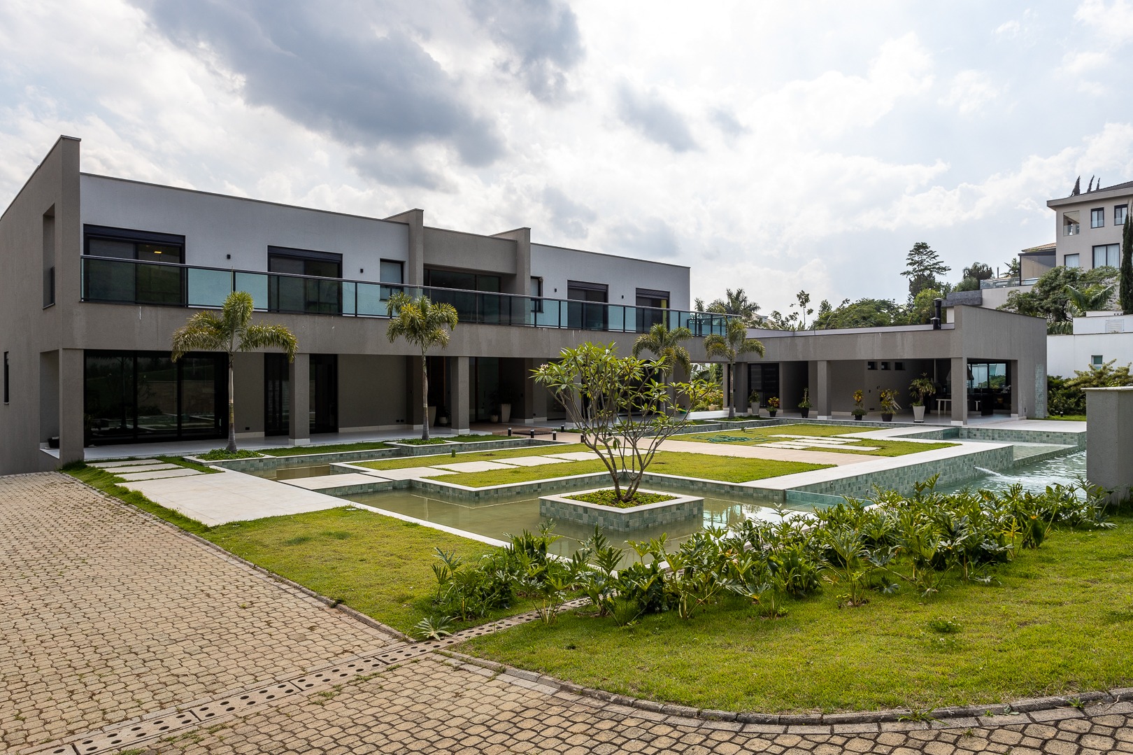 Casa, 4 quartos, 1305 m² - Foto 1