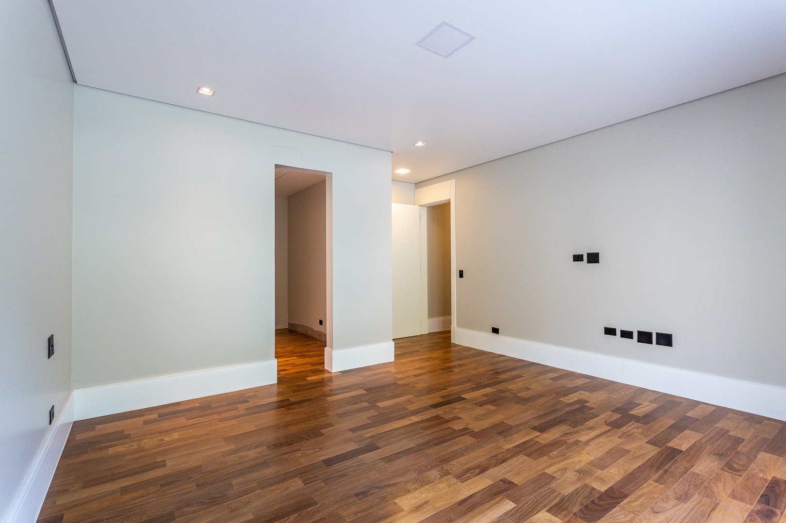 Casa, 4 quartos, 1305 m² - Foto 9